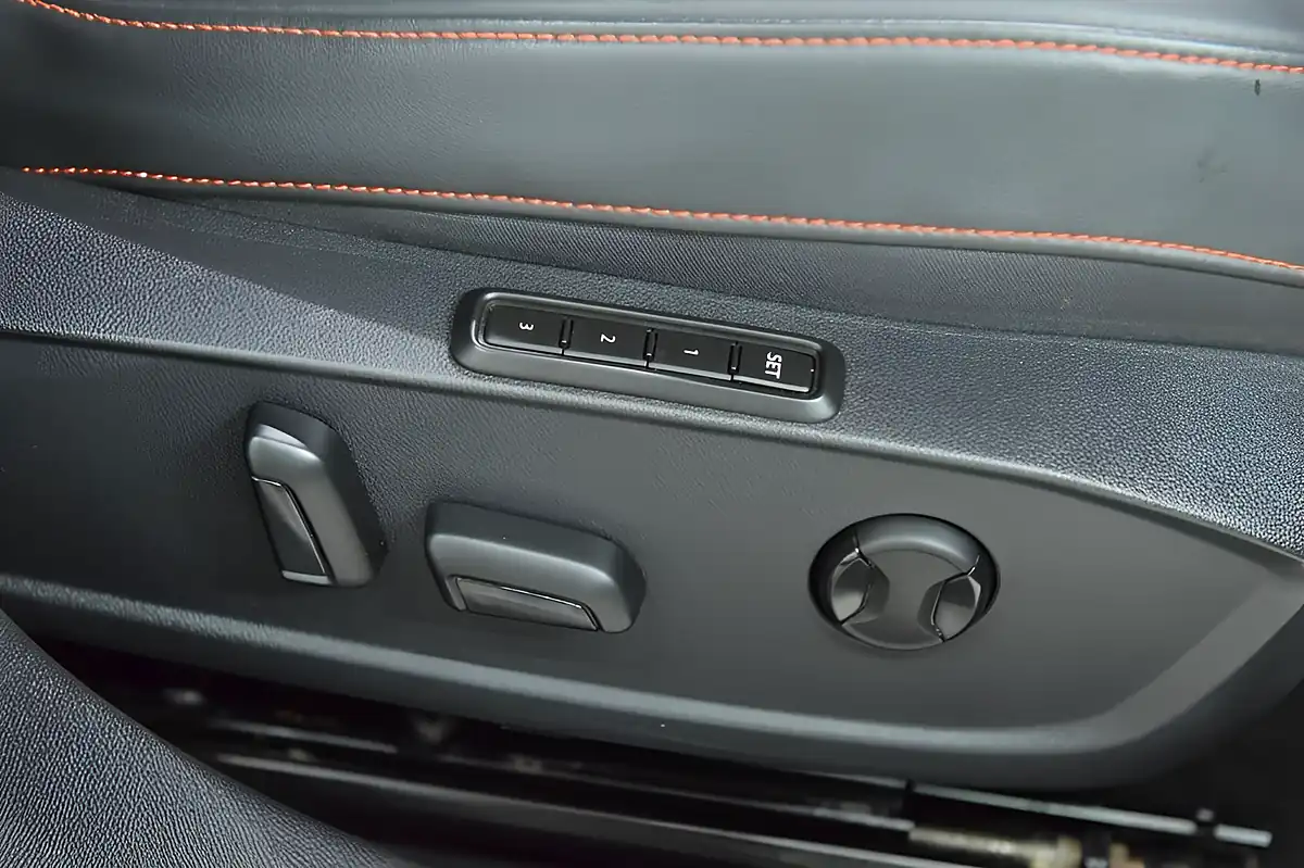Used 2021 SEAT Leon Fr Sport Grey - Interior and Exterior details 10