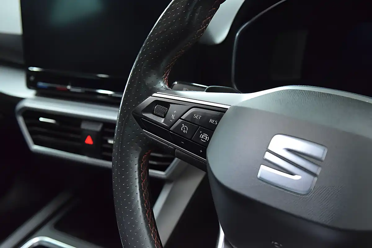 Used 2021 SEAT Leon Fr Sport Grey - Interior and Exterior details 9