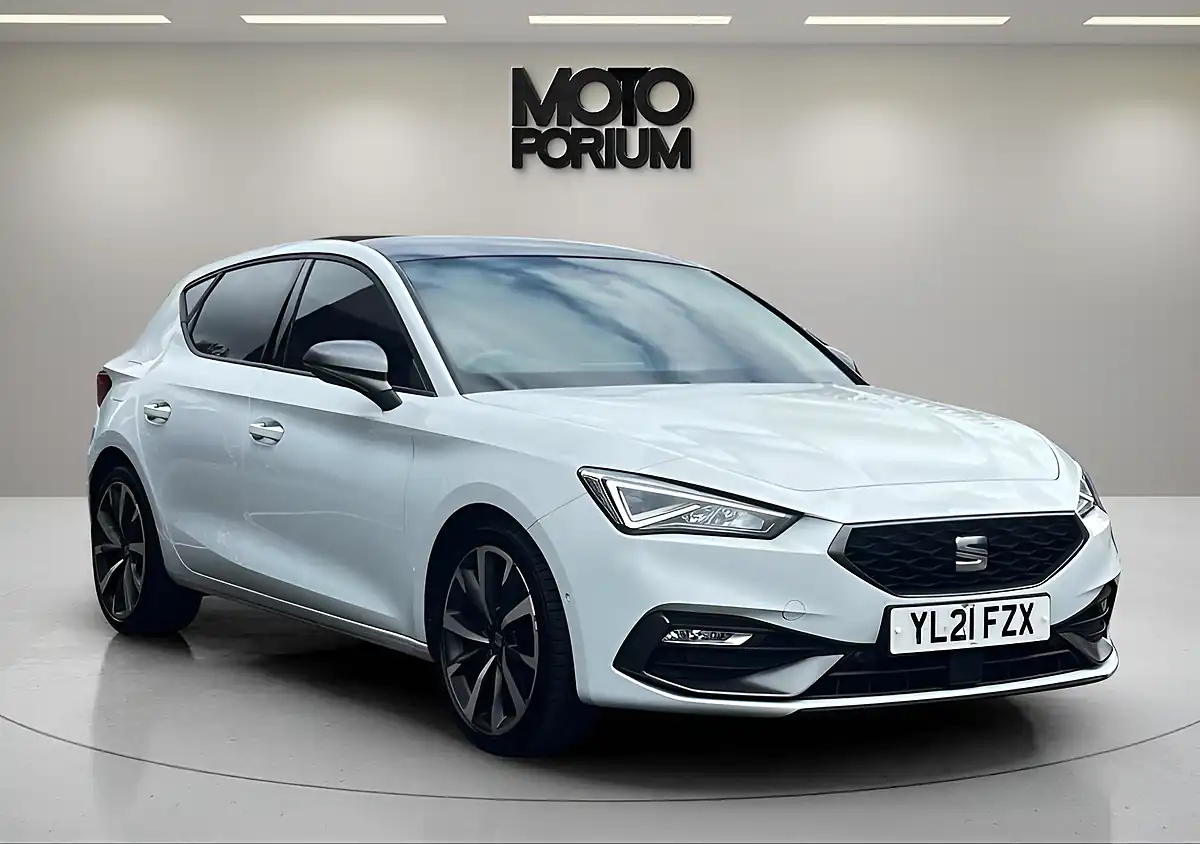 Used 2021 SEAT Leon Fr Sport White - Front View