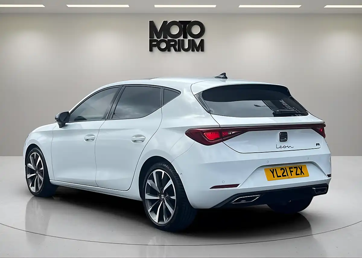 Used 2021 SEAT Leon Fr Sport White - Interior and Exterior details 10