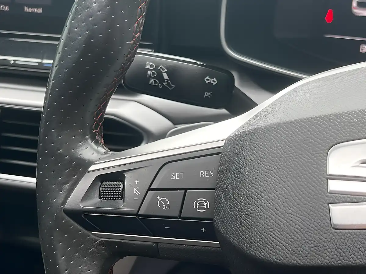 Used 2021 SEAT Leon Fr Sport White - Interior and Exterior details 16