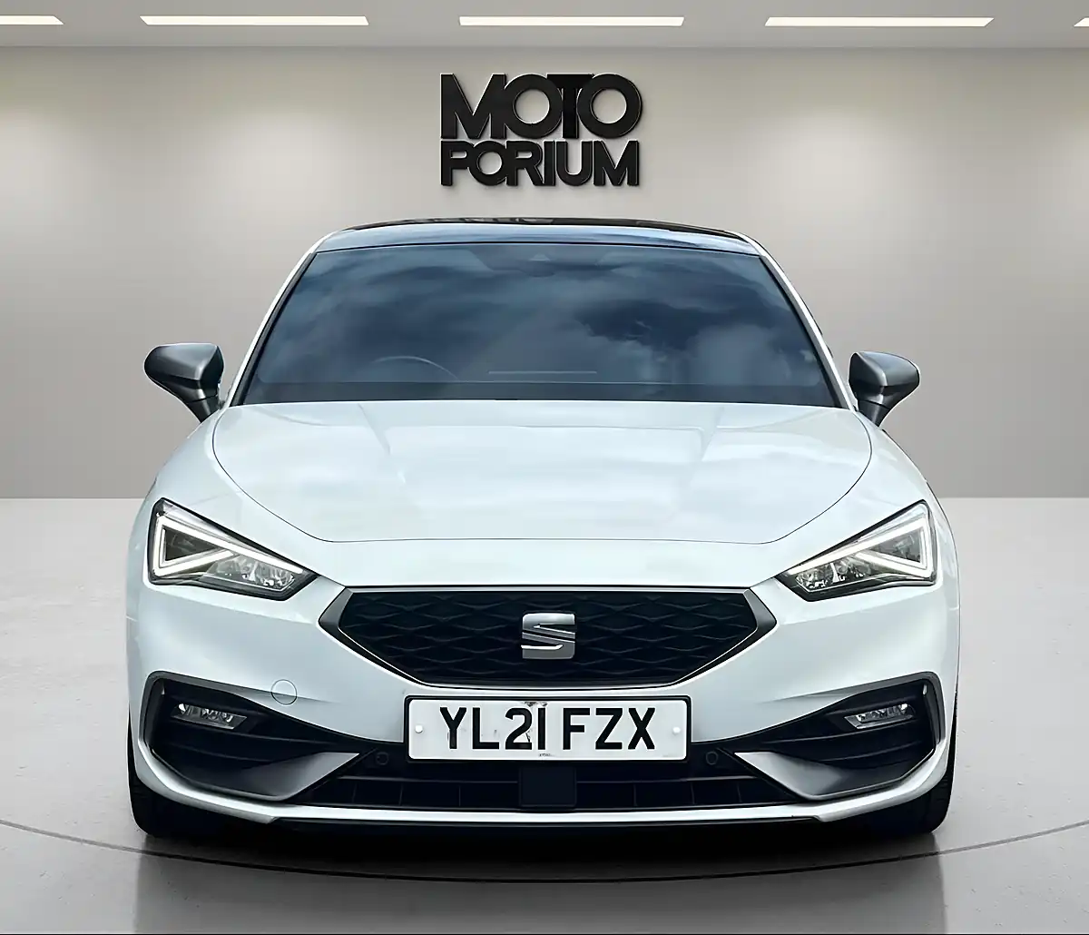Used 2021 SEAT Leon Fr Sport White - Interior and Exterior details 4