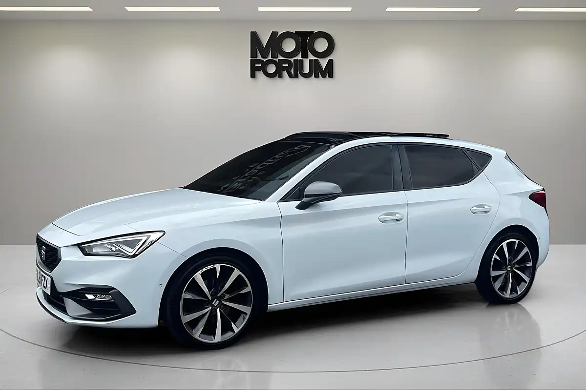 Used 2021 SEAT Leon Fr Sport White - Interior and Exterior details 5