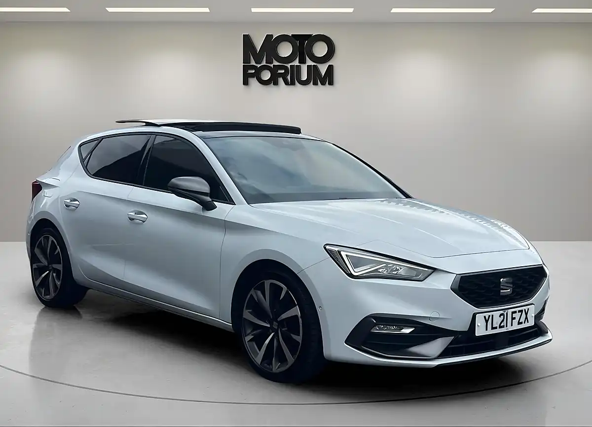 Used 2021 SEAT Leon Fr Sport White - Interior and Exterior details 8