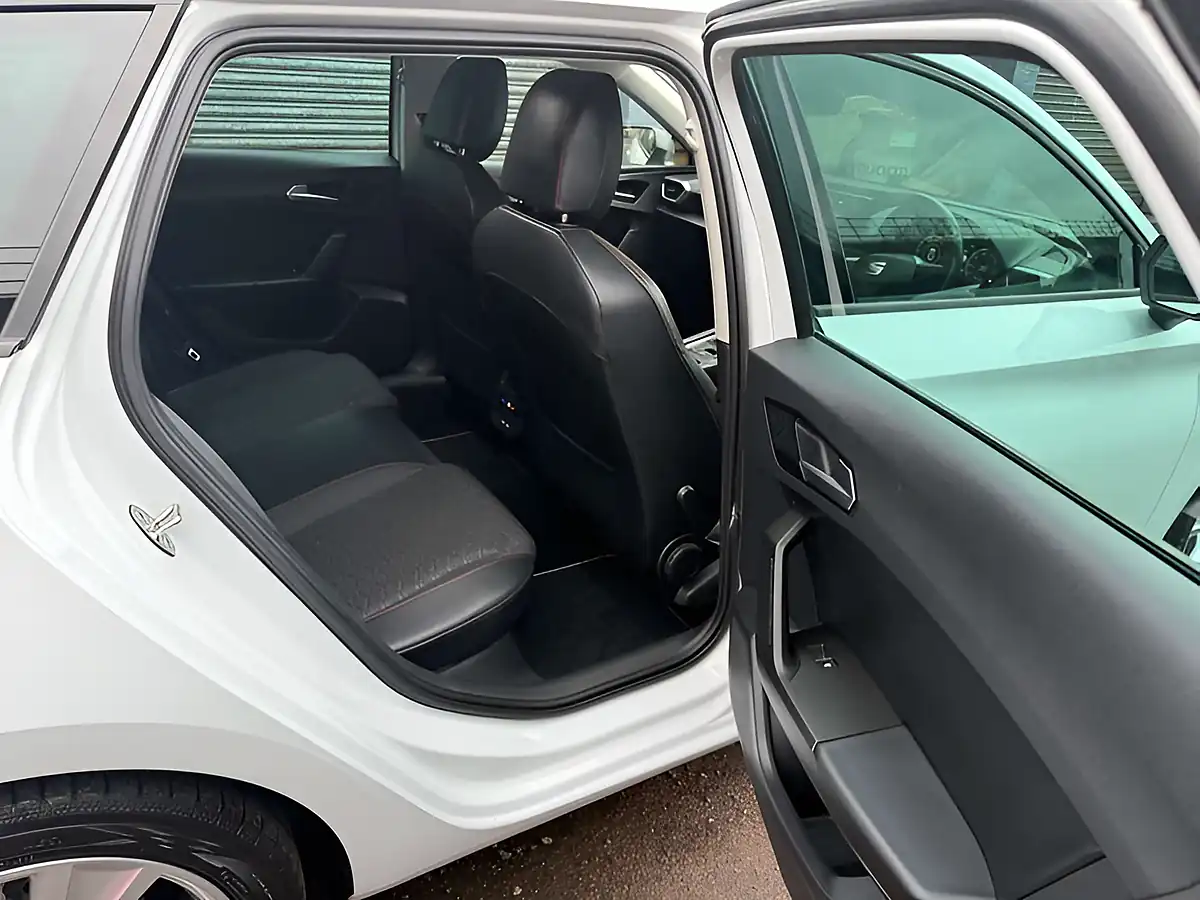 Used 2021 SEAT Leon Fr White - Interior and Exterior details 17