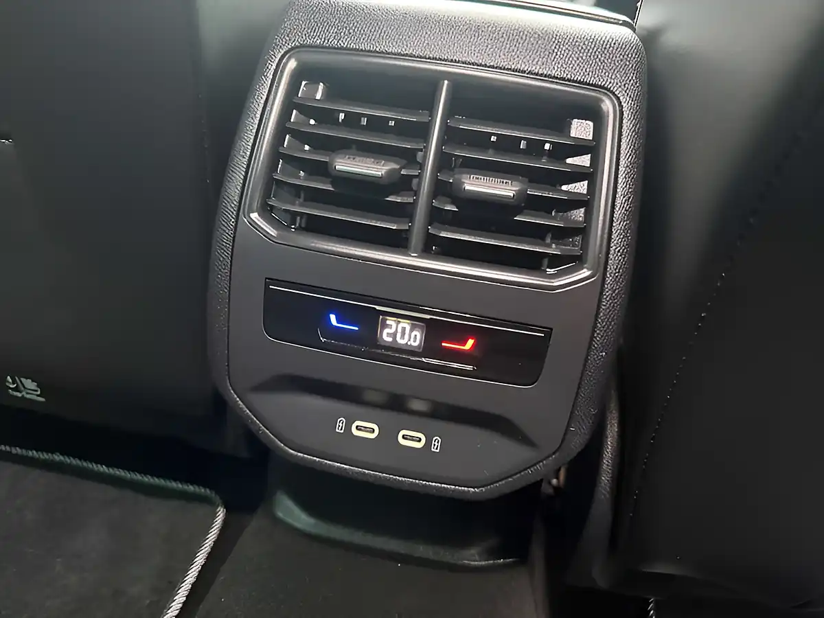 Used 2021 SEAT Leon Fr White - Interior and Exterior details 20