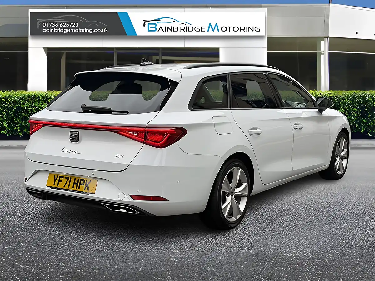 Used 2021 SEAT Leon Fr White - Interior and Exterior details 3