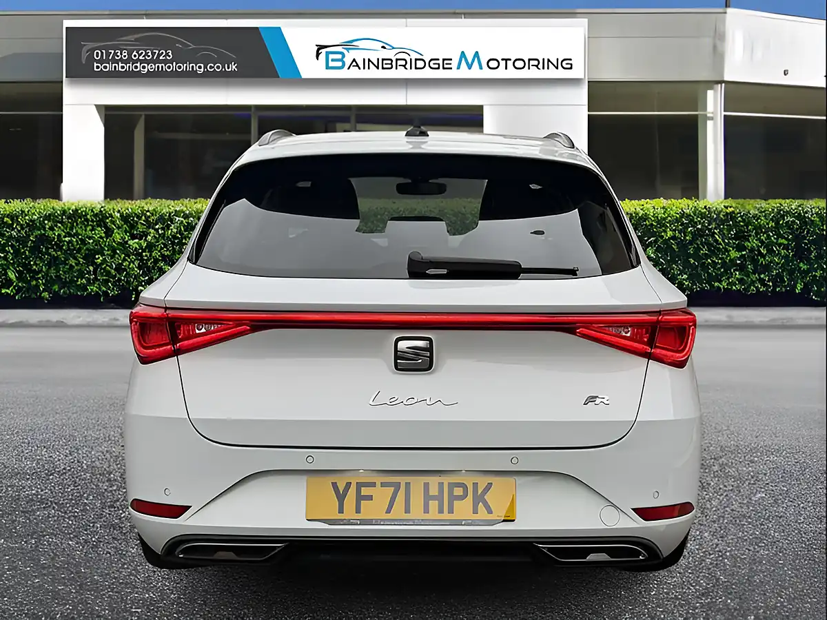 Used 2021 SEAT Leon Fr White - Interior and Exterior details 4