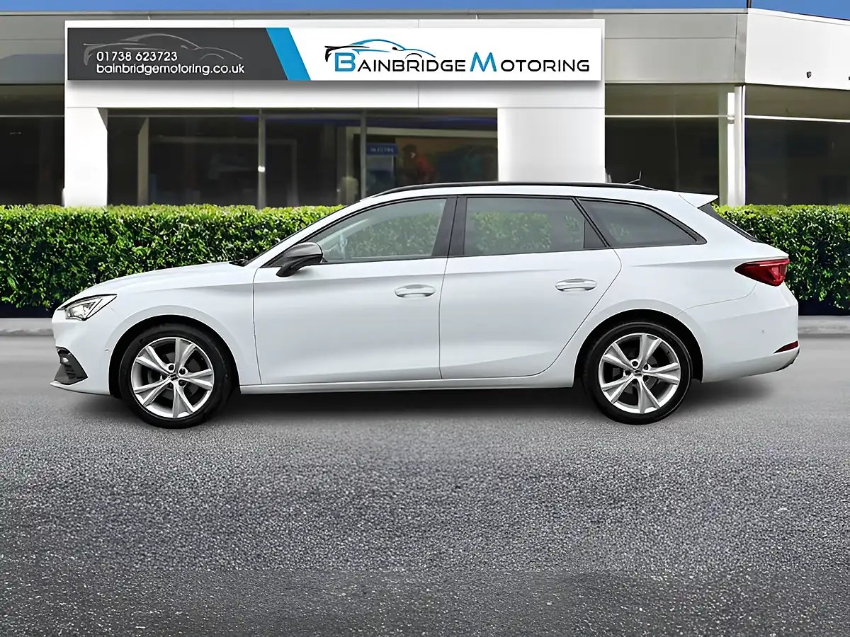 Used 2021 SEAT Leon Fr White - Interior and Exterior details 6