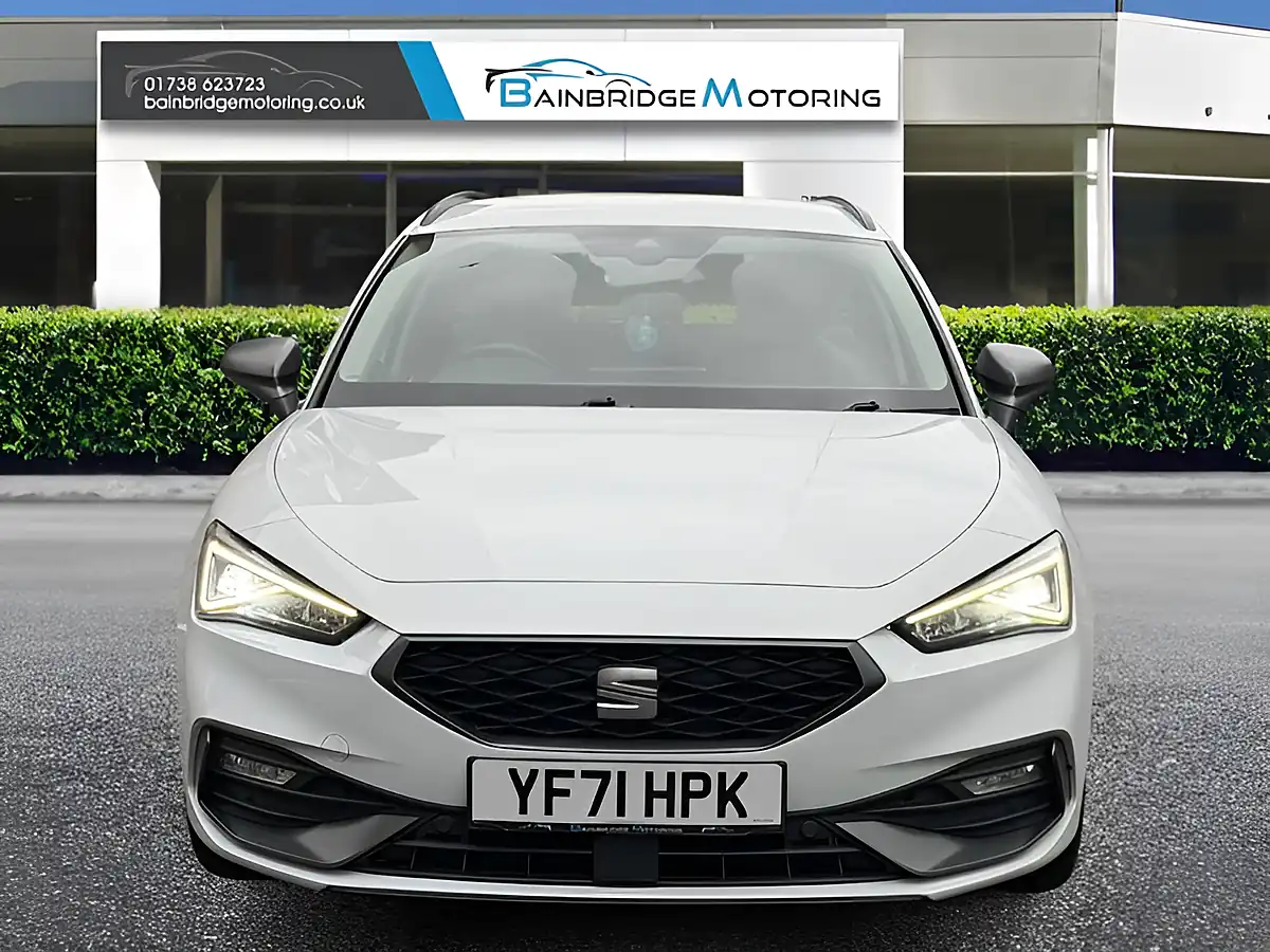 Used 2021 SEAT Leon Fr White - Interior and Exterior details 8