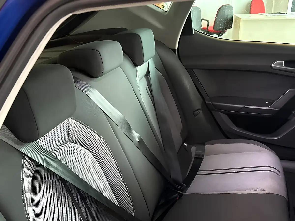 Used 2021 SEAT Leon Se Dynamic Blue - Interior and Exterior details 12