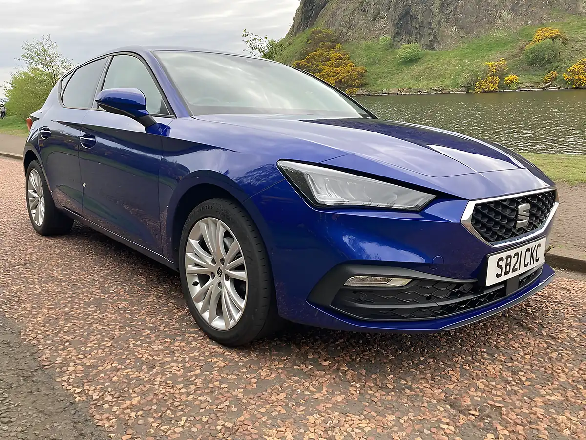 Used 2021 SEAT Leon Se Dynamic Blue - Front View