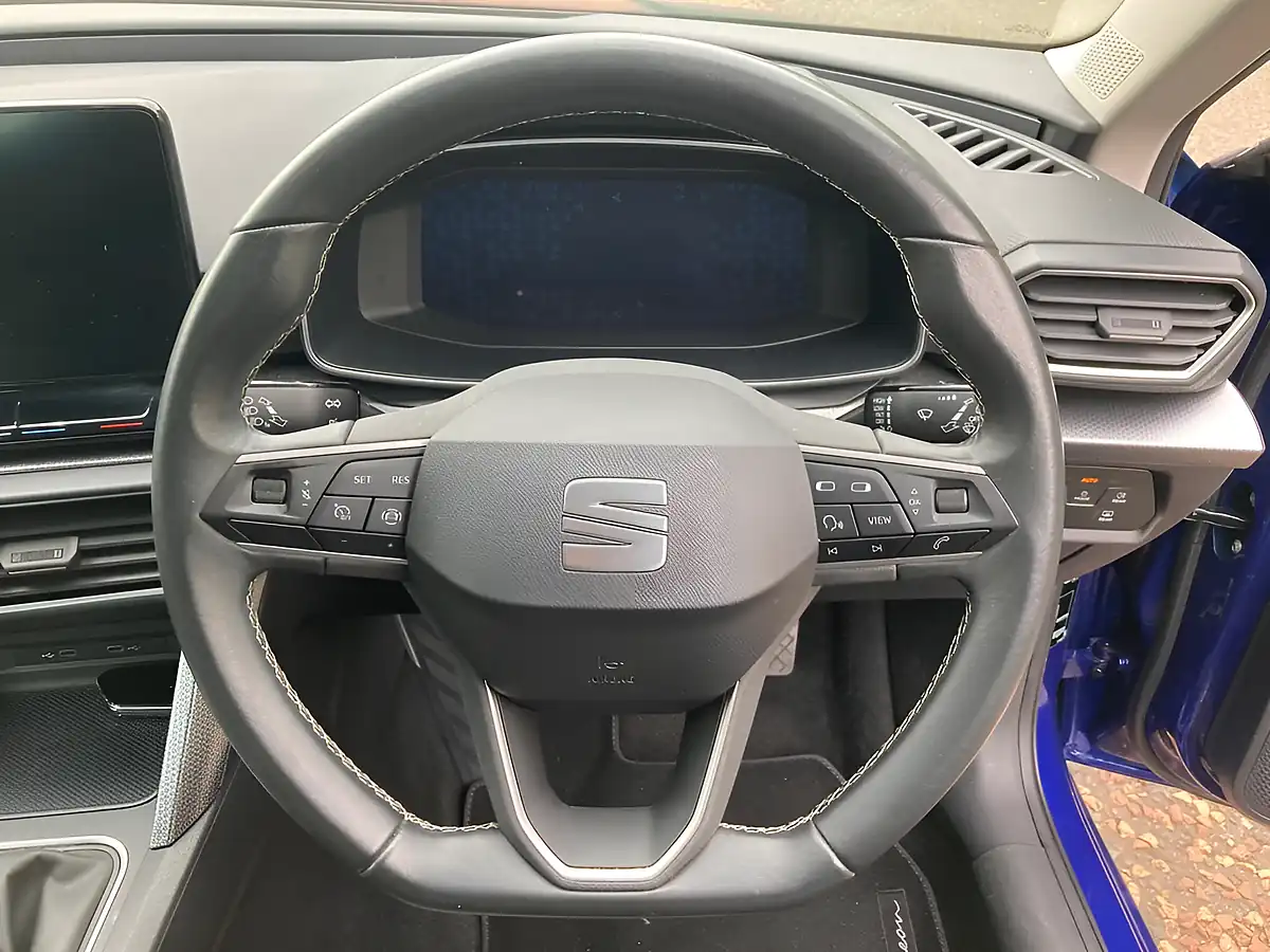 Used 2021 SEAT Leon Se Dynamic Blue - Interior and Exterior details 17