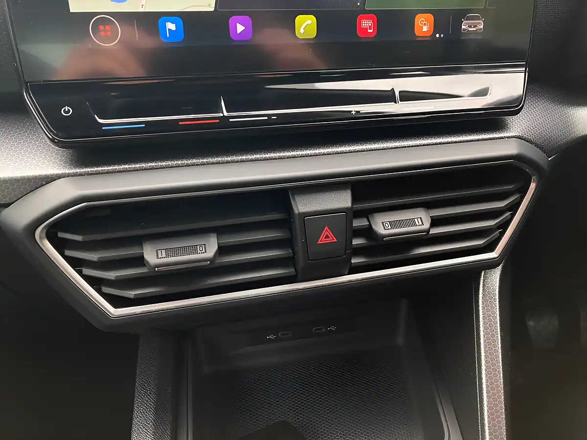 Used 2021 SEAT Leon Se Dynamic Blue - Interior and Exterior details 20