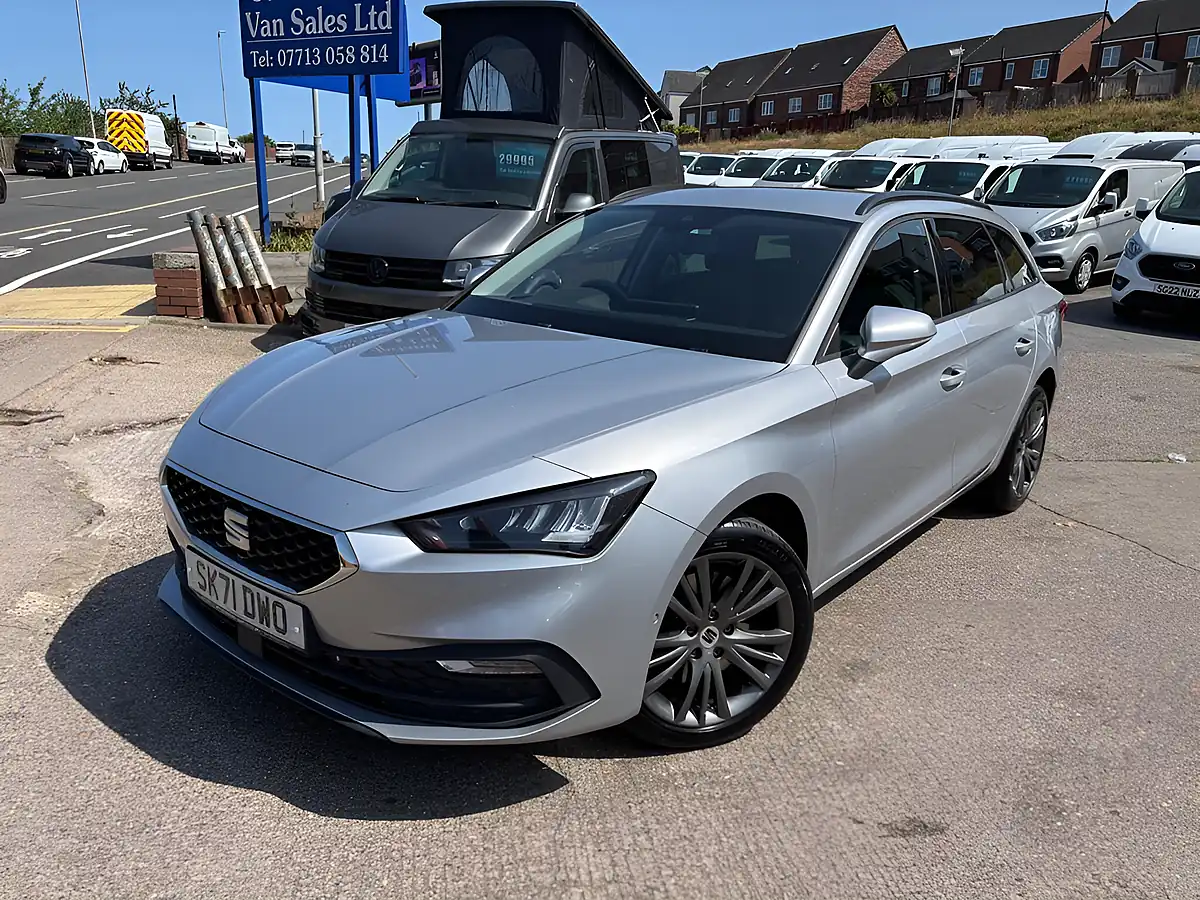 Used 2021 SEAT Leon Se Dynamic Silver - Front View