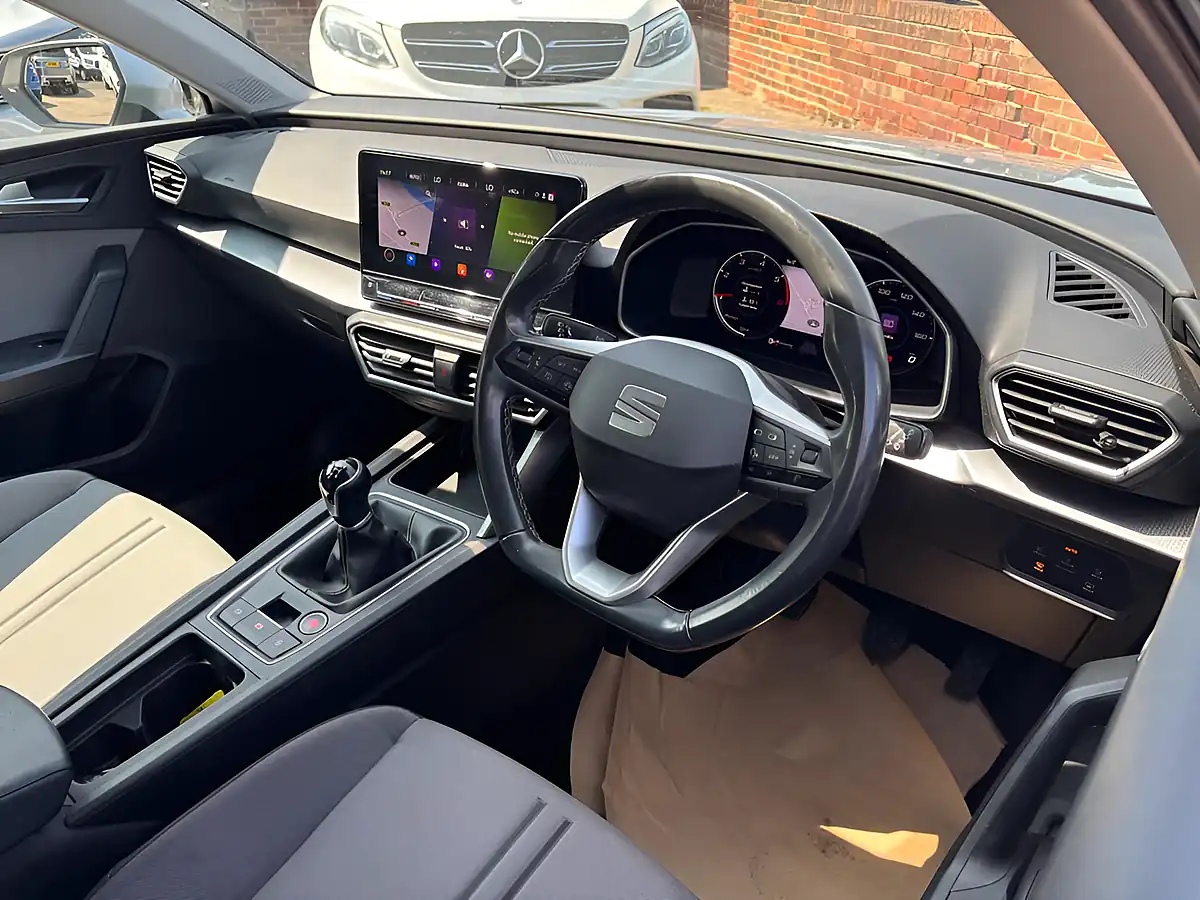 Used 2021 SEAT Leon Se Dynamic Silver - Interior and Exterior details 10