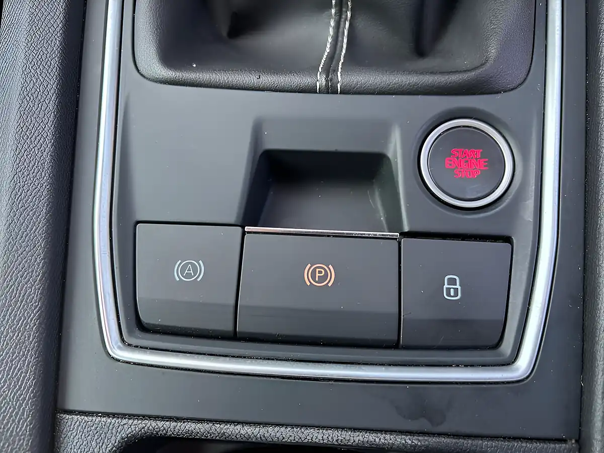 Used 2021 SEAT Leon Se Dynamic Silver - Interior and Exterior details 18