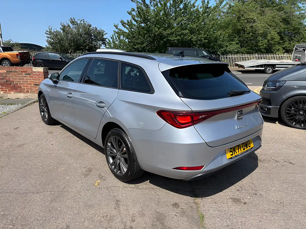 Used 2021 SEAT Leon Se Dynamic Silver - Interior and Exterior details 8