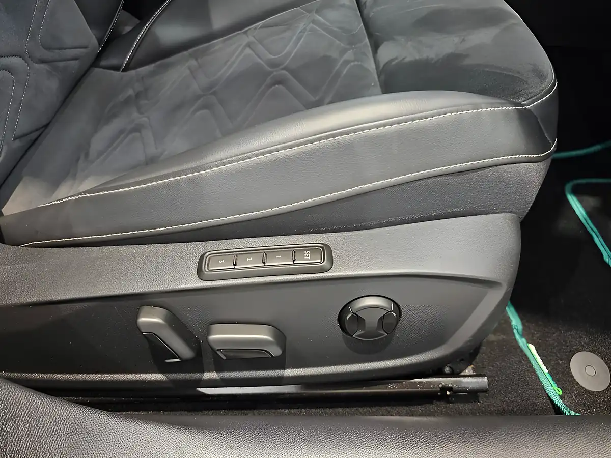 Used 2021 SEAT Leon Xcellence Blue - Interior and Exterior details 16