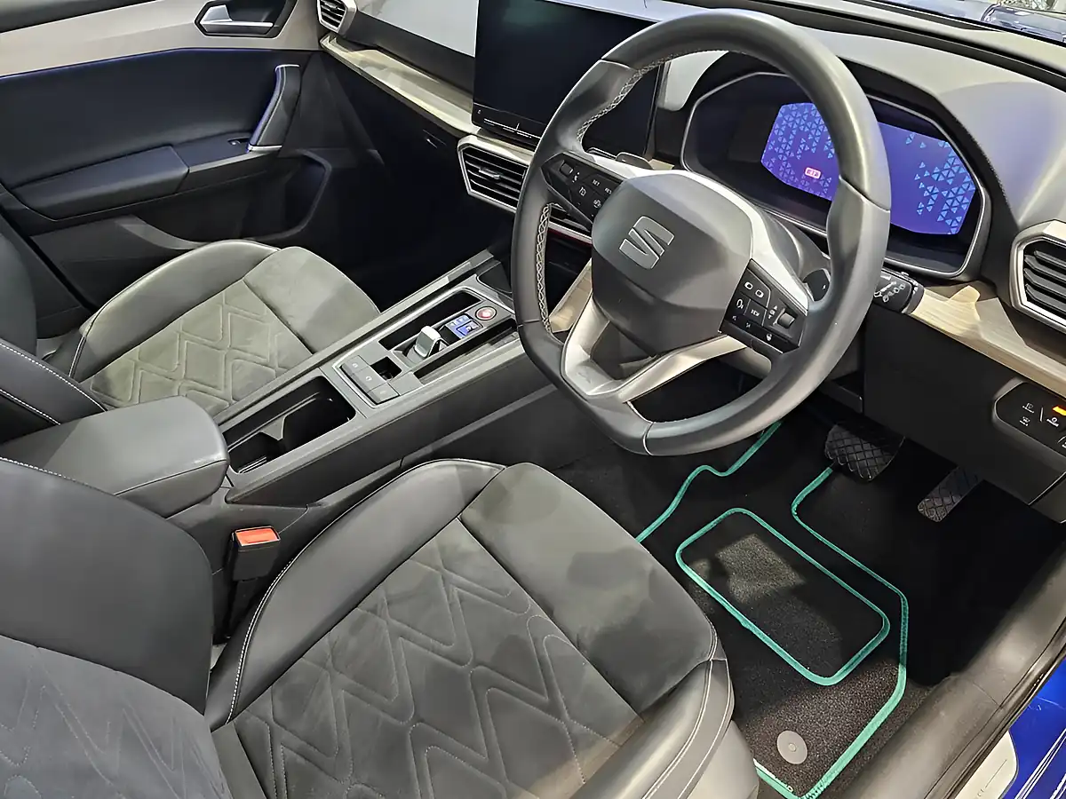 Used 2021 SEAT Leon Xcellence Blue - Interior and Exterior details 9