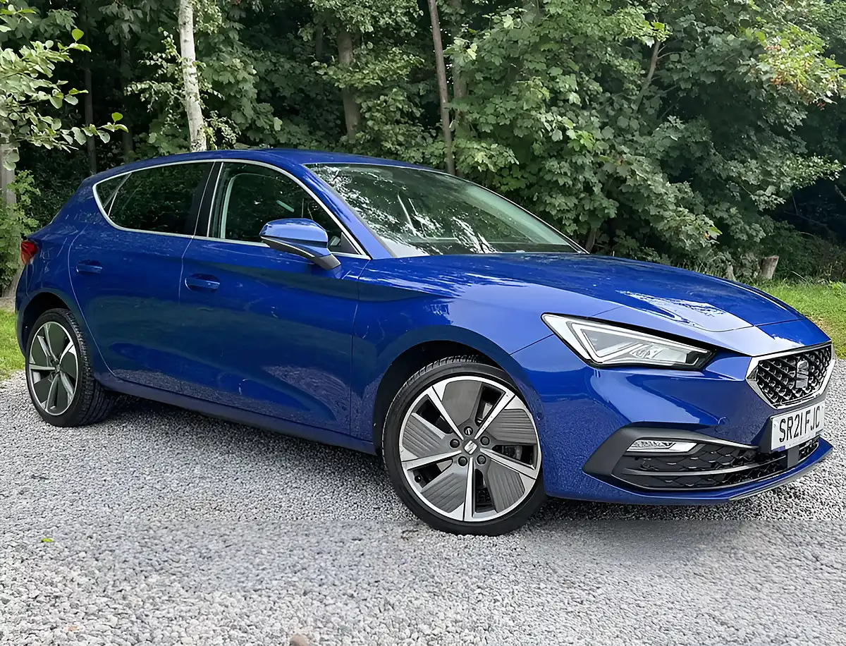 Used 2021 SEAT Leon Xcellence Luxury Asphalt Blue - Front View