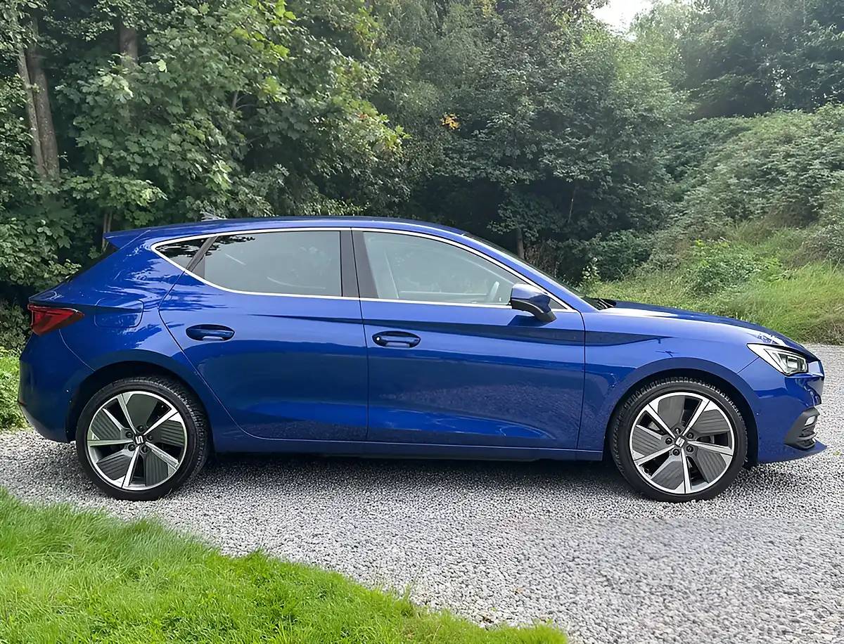 Used 2021 SEAT Leon Xcellence Luxury Asphalt Blue - Interior and Exterior details 2