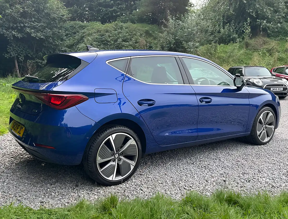 Used 2021 SEAT Leon Xcellence Luxury Asphalt Blue - Interior and Exterior details 3
