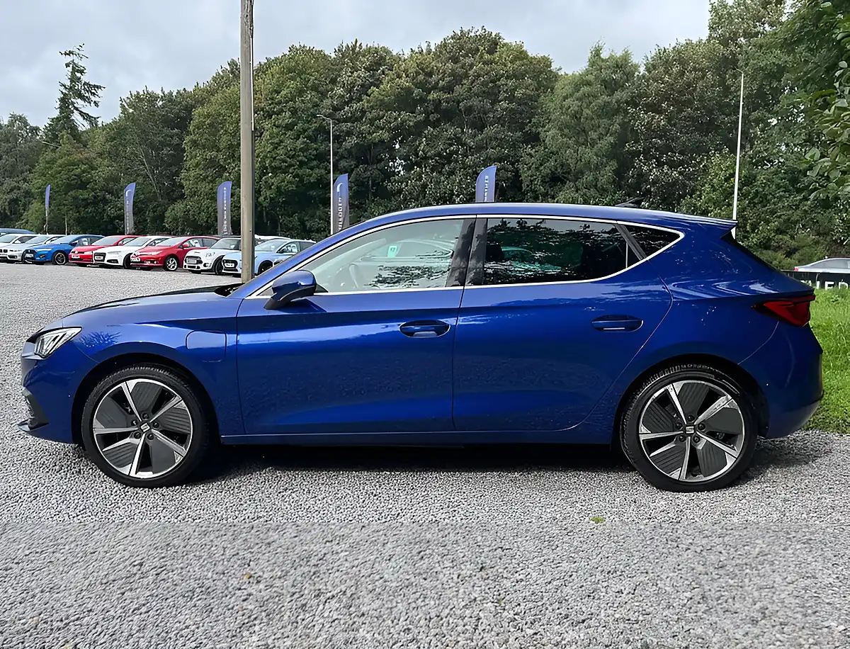 Used 2021 SEAT Leon Xcellence Luxury Asphalt Blue - Interior and Exterior details 6