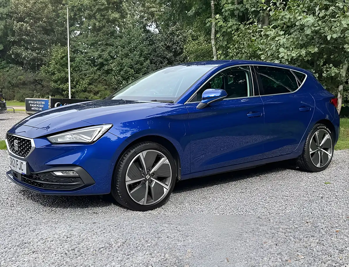 Used 2021 SEAT Leon Xcellence Luxury Asphalt Blue - Interior and Exterior details 7
