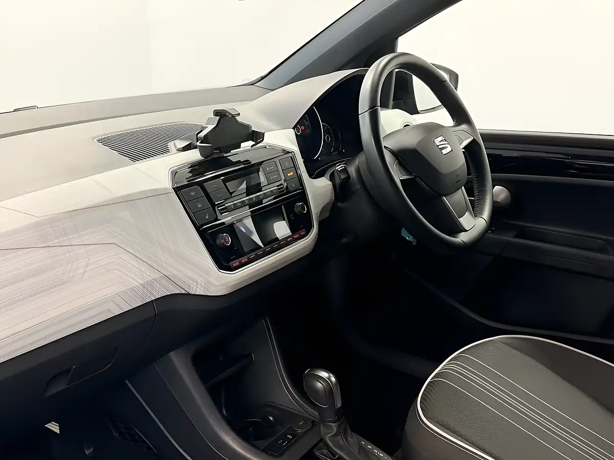 Used 2021 SEAT Mii Deep Black - Interior and Exterior details 12