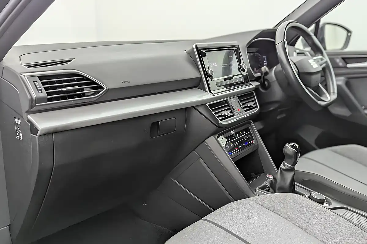 Used 2021 SEAT Tarraco Se Black - Interior and Exterior details 12