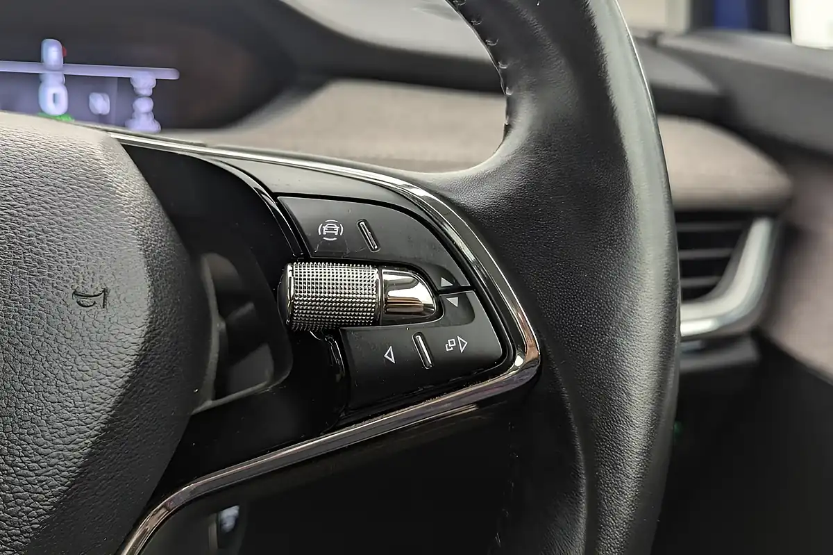 Used 2021 Skoda Enyaq 60 Blue - Interior and Exterior details 15
