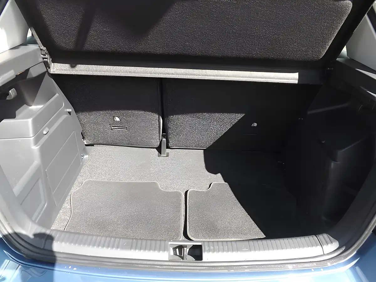 Used 2021 Skoda Fabia Se Blue - Interior and Exterior details 9