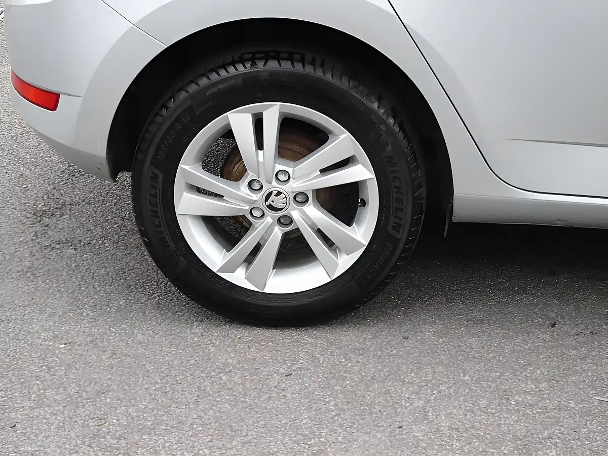 Used 2021 Skoda Fabia Se Brilliant Silver - Interior and Exterior details 19