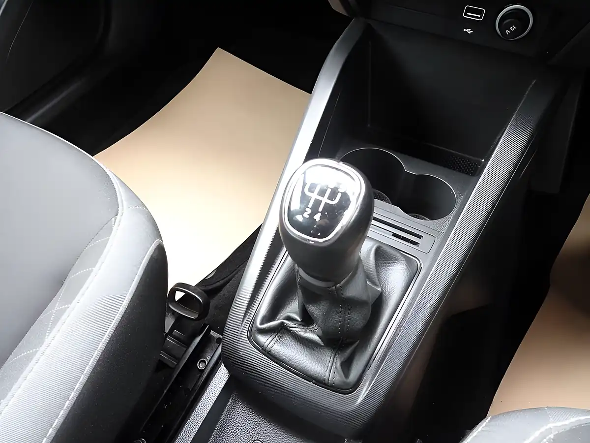 Used 2021 Skoda Fabia Se Brilliant Silver - Interior and Exterior details 9
