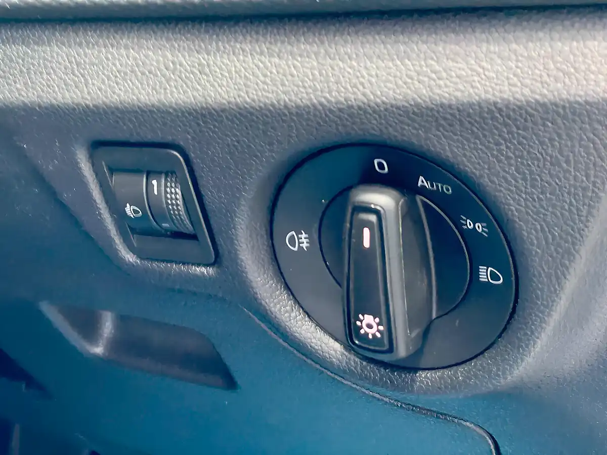 Used 2021 Skoda Kamiq Se Blue - Interior and Exterior details 14