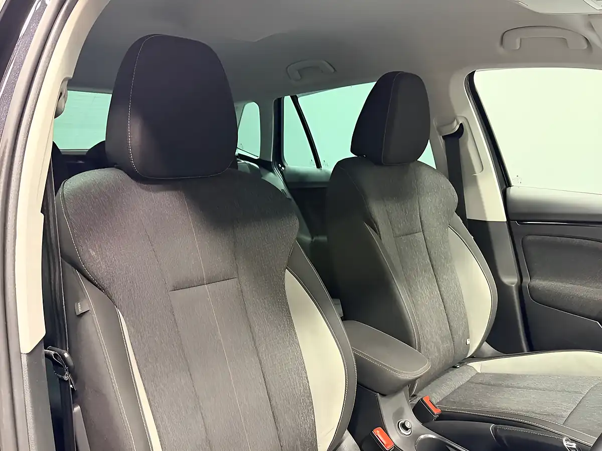 Used 2021 Skoda Kamiq Se L Black Magic Pearl Effect - Interior and Exterior details 15