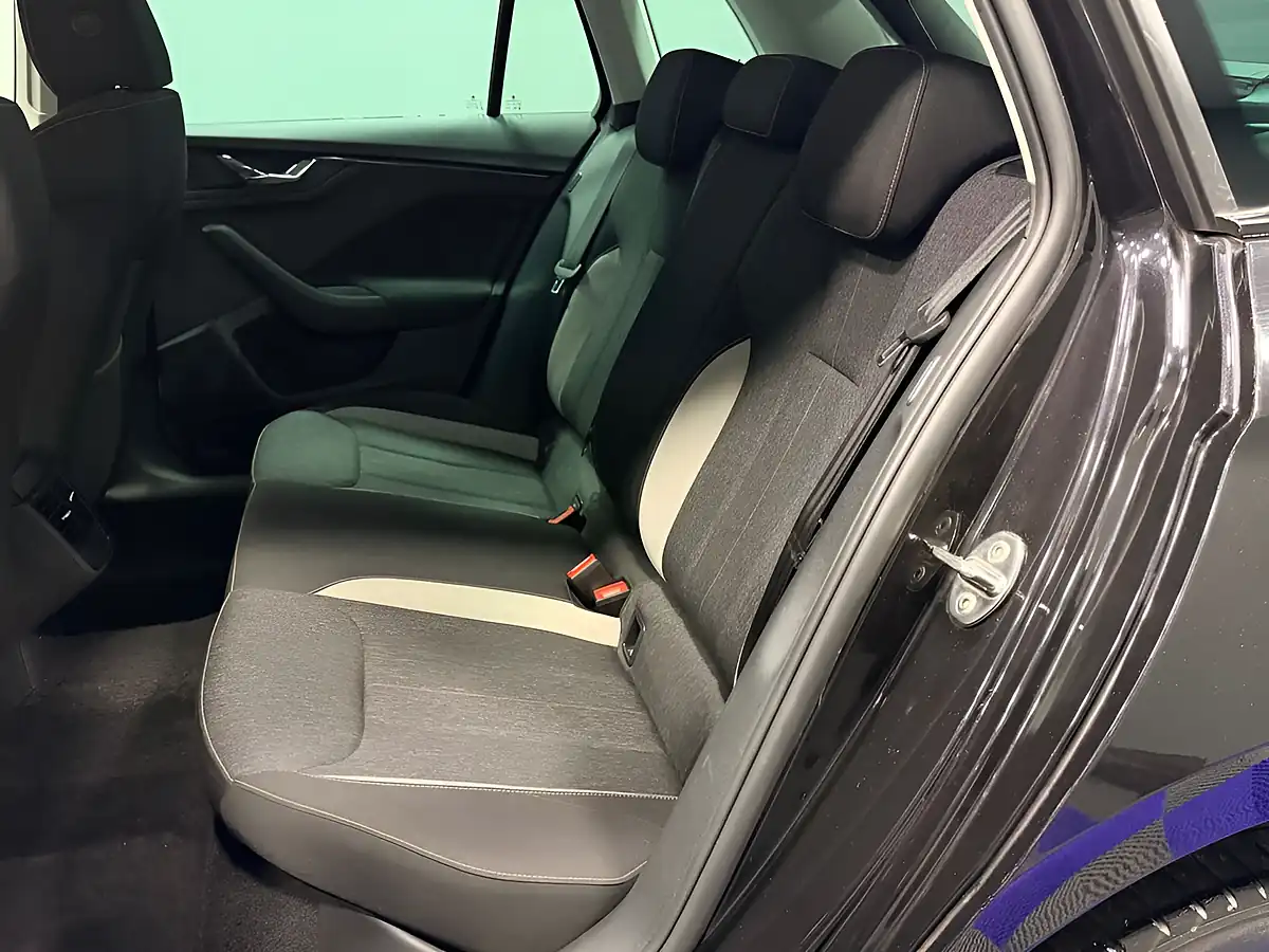 Used 2021 Skoda Kamiq Se L Black Magic Pearl Effect - Interior and Exterior details 17