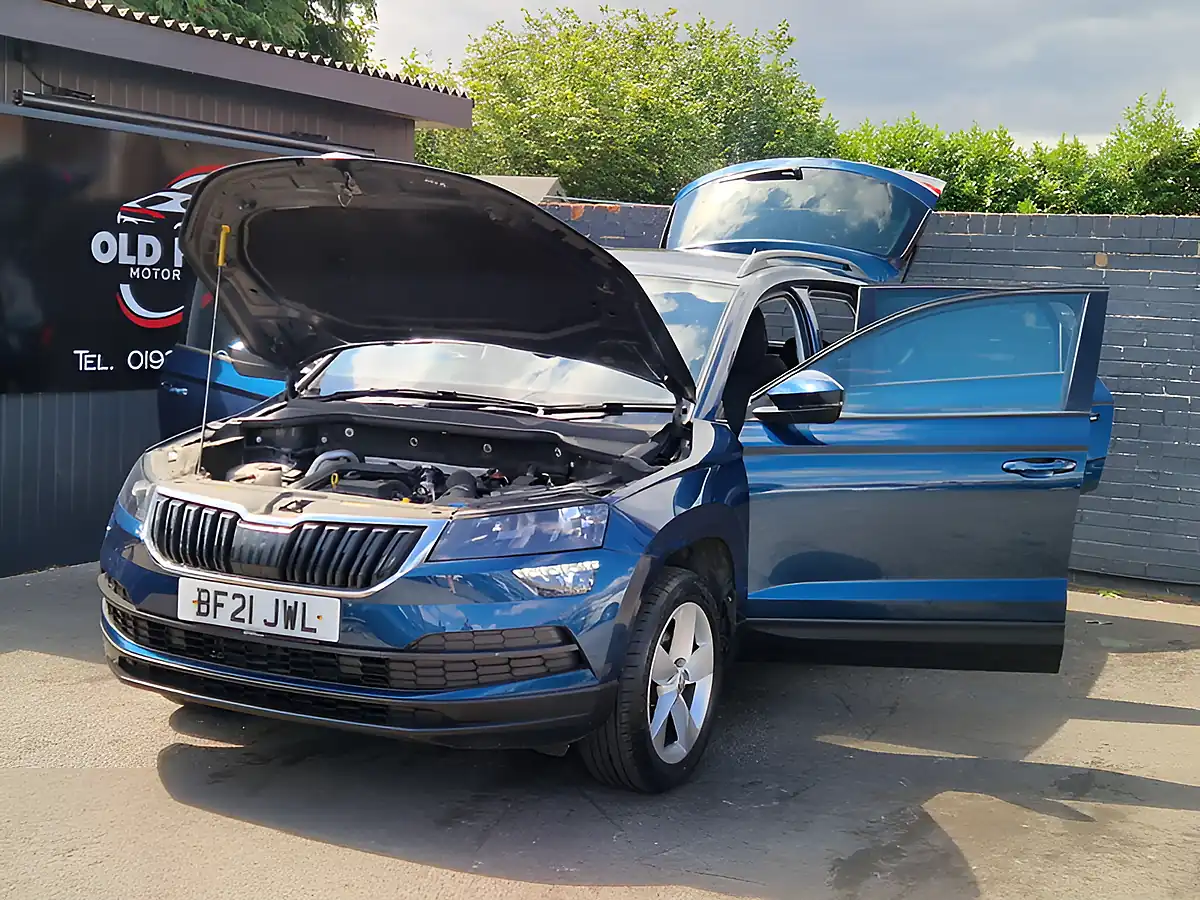 Used 2021 Skoda Karoq Se Blue - Interior and Exterior details 10