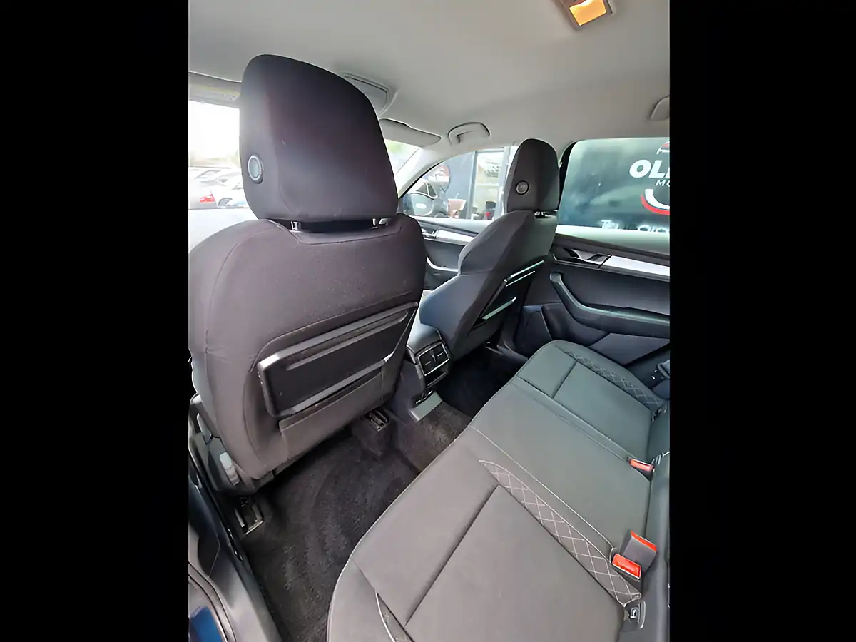 Used 2021 Skoda Karoq Se Blue - Interior and Exterior details 17