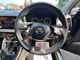 Used 2021 Skoda Karoq Se Blue - Interior and Exterior details 18