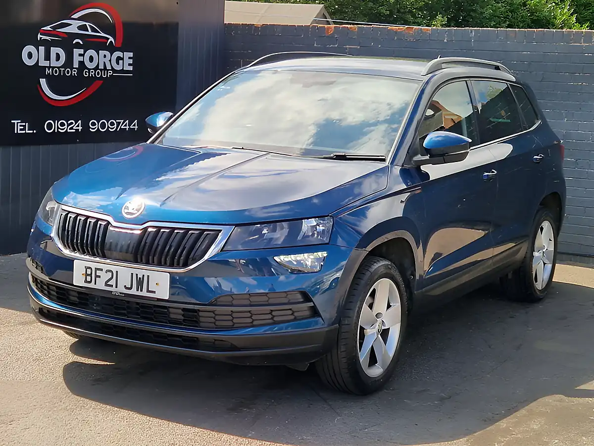 Used 2021 Skoda Karoq Se Blue - Interior and Exterior details 5