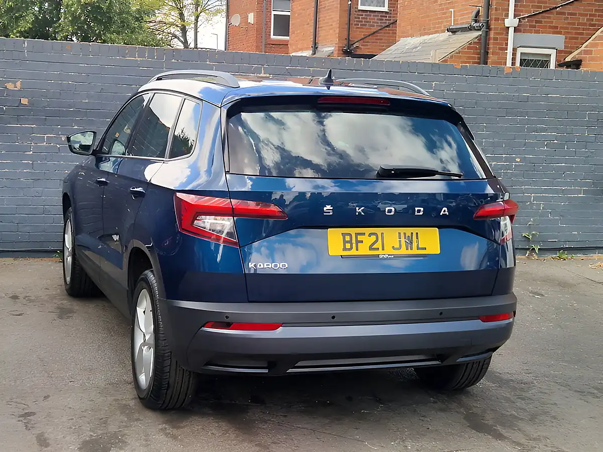 Used 2021 Skoda Karoq Se Blue - Interior and Exterior details 8
