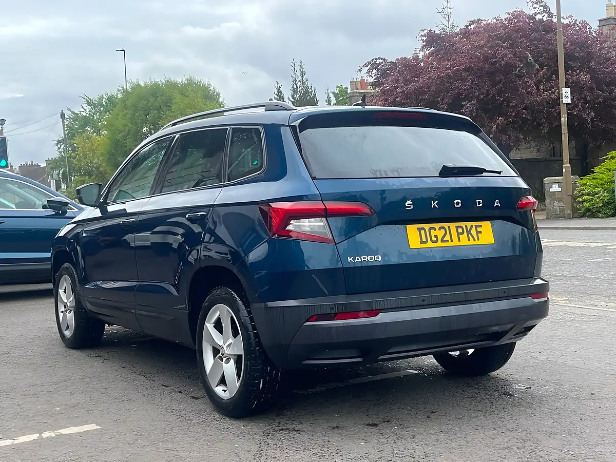 Used 2021 Skoda Karoq Se Blue - Interior and Exterior details 3