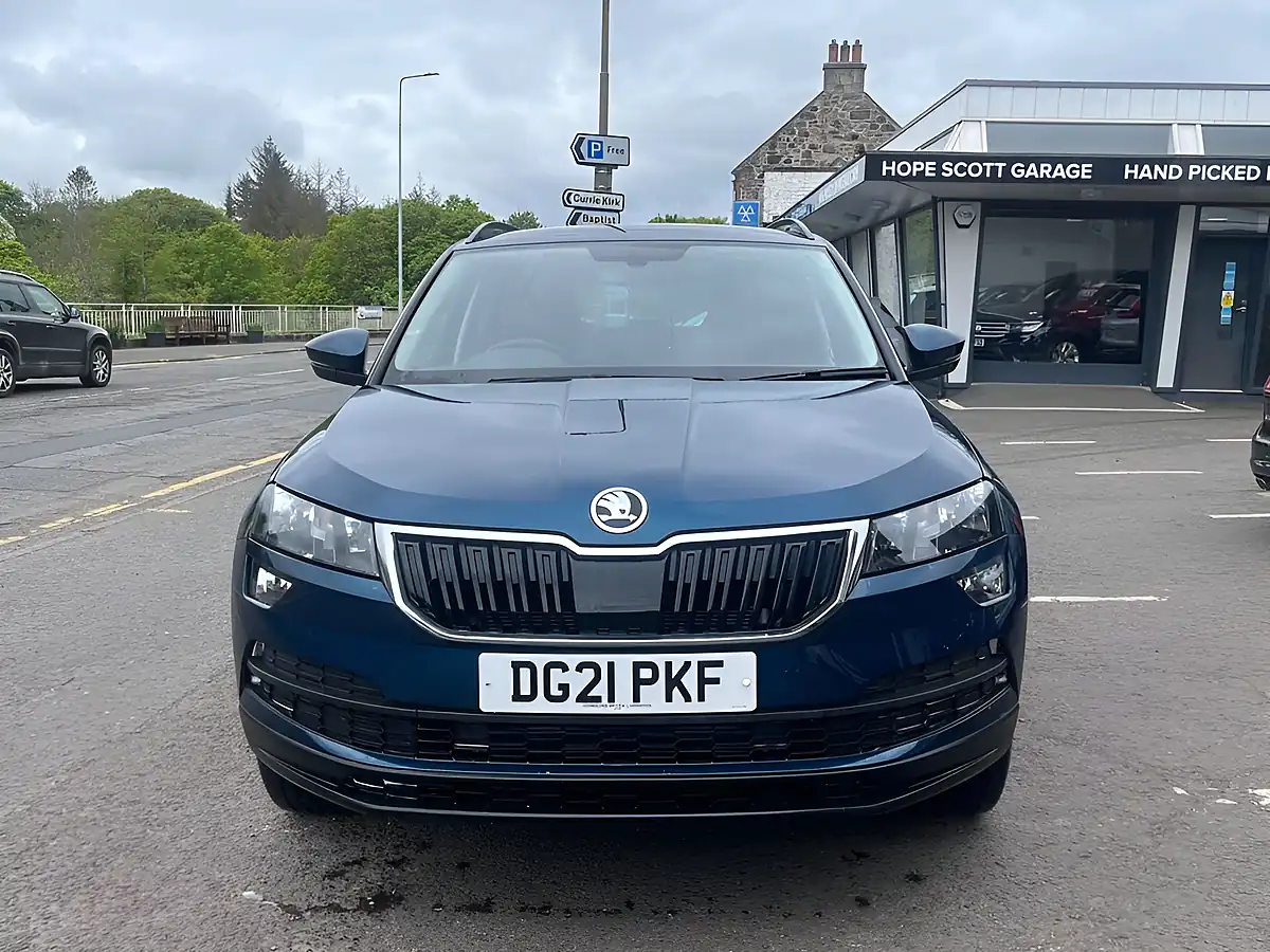 Used 2021 Skoda Karoq Se Blue - Interior and Exterior details 4