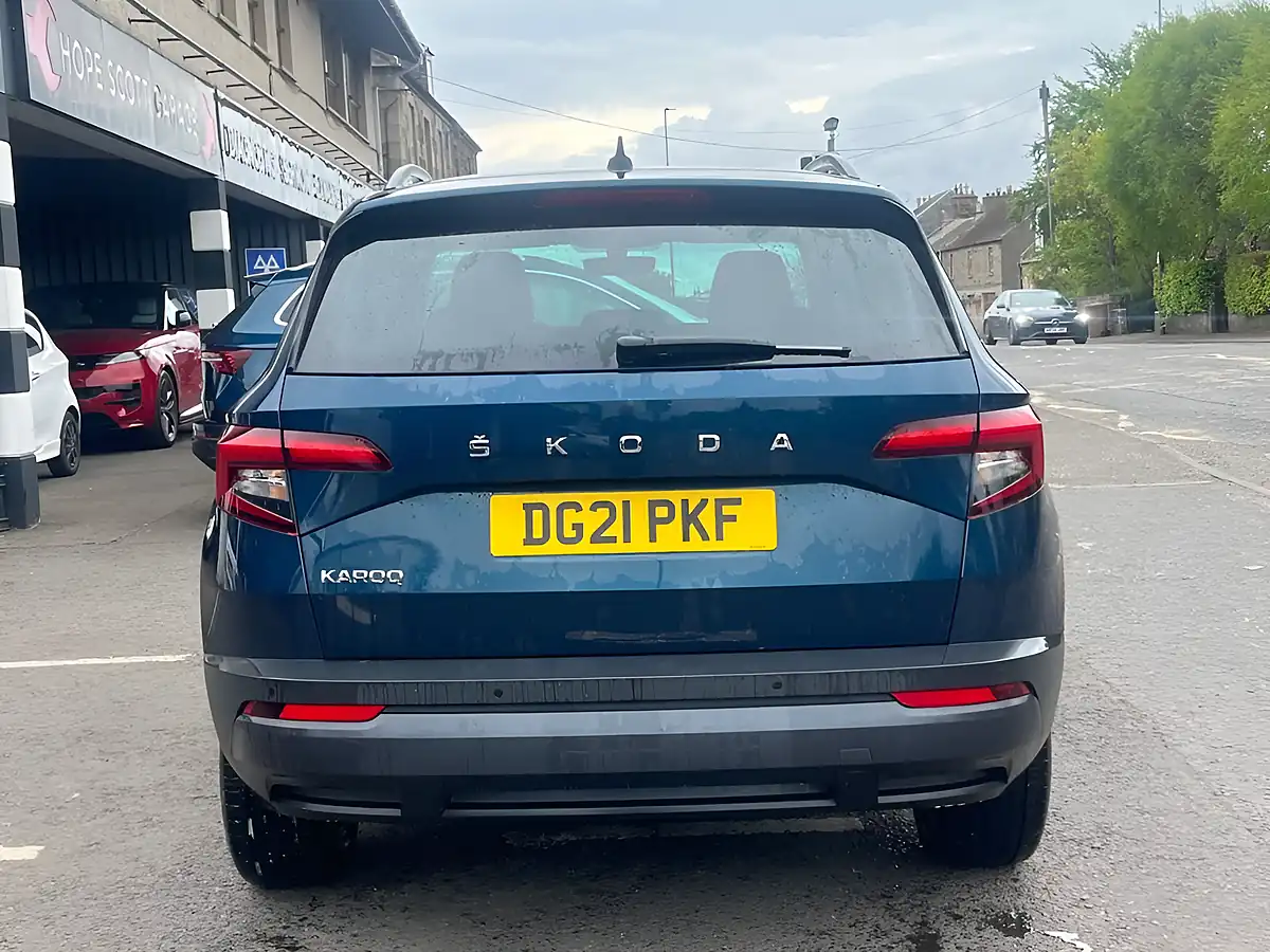 Used 2021 Skoda Karoq Se Blue - Interior and Exterior details 5