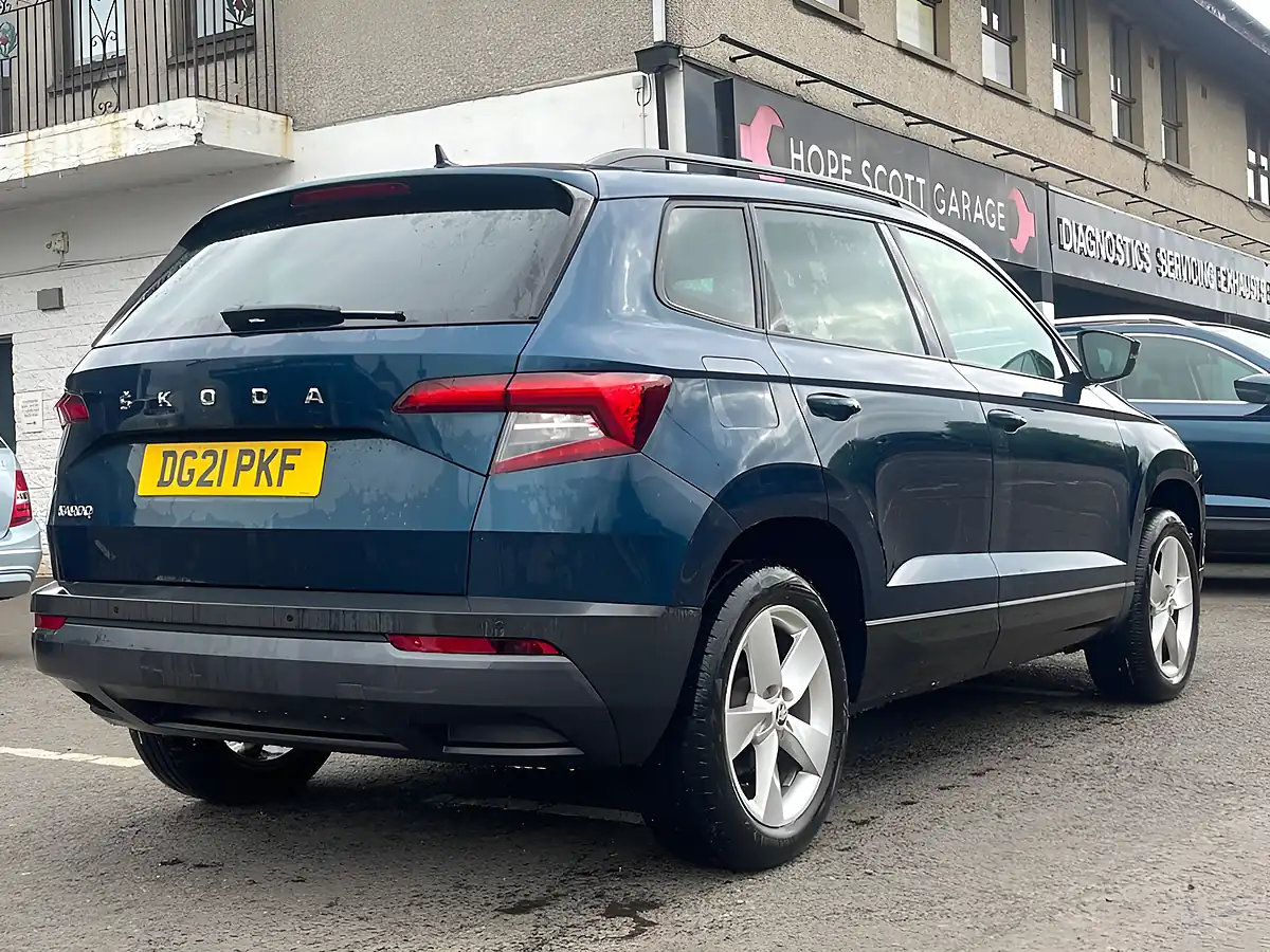 Used 2021 Skoda Karoq Se Blue - Interior and Exterior details 6