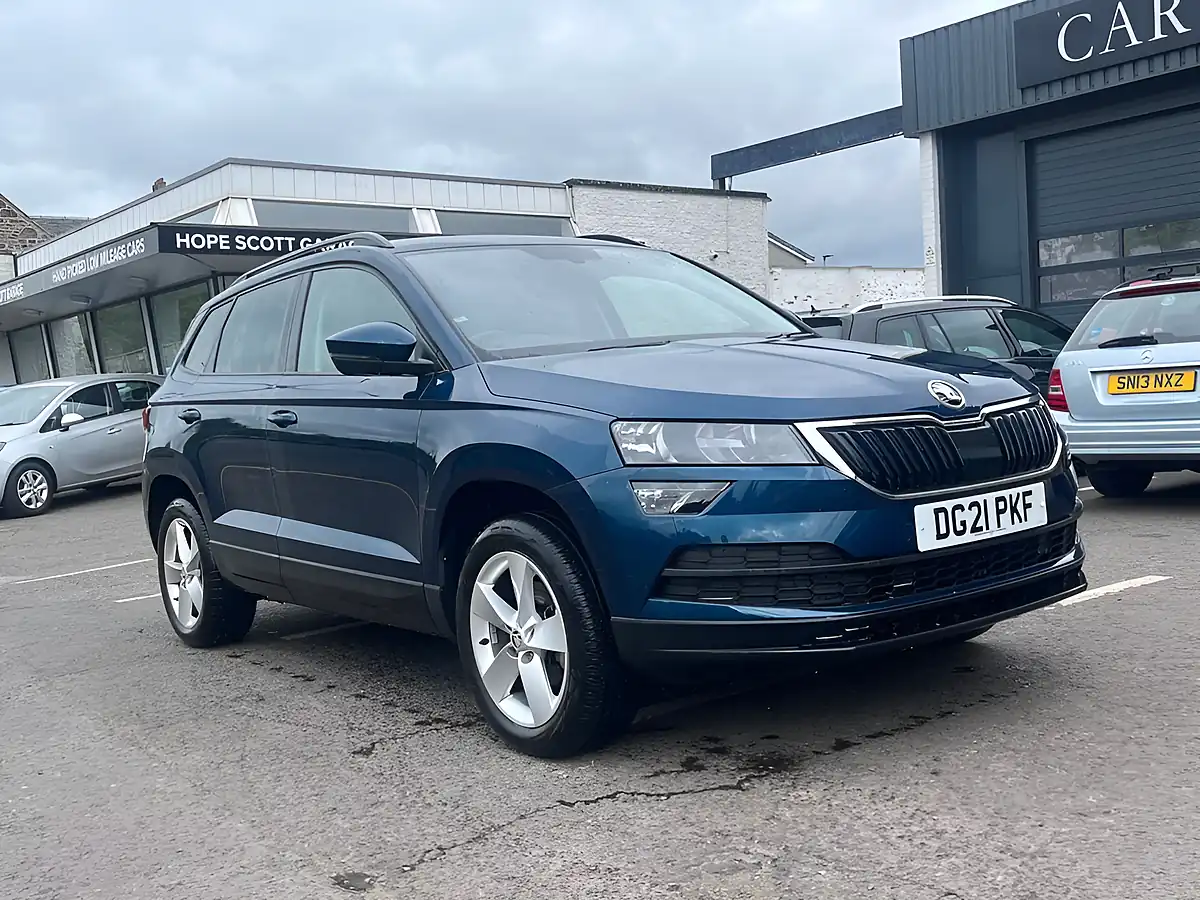 Used 2021 Skoda Karoq Se Blue - Interior and Exterior details 7