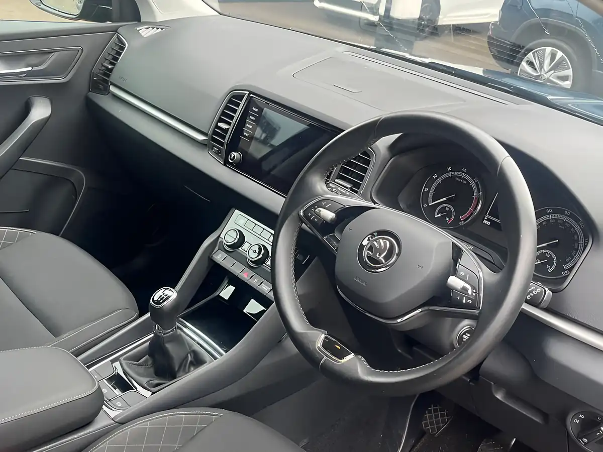 Used 2021 Skoda Karoq Se Blue - Interior and Exterior details 8