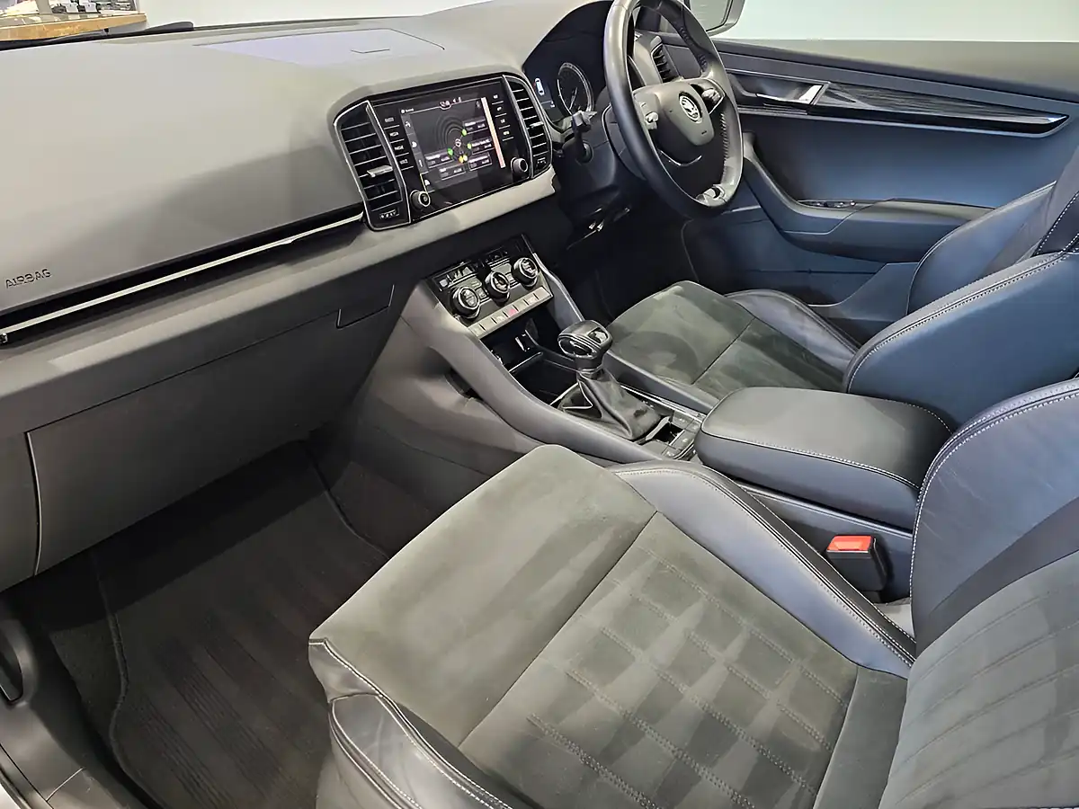 Used 2021 Skoda Karoq Se L Brilliant Silver - Interior and Exterior details 18